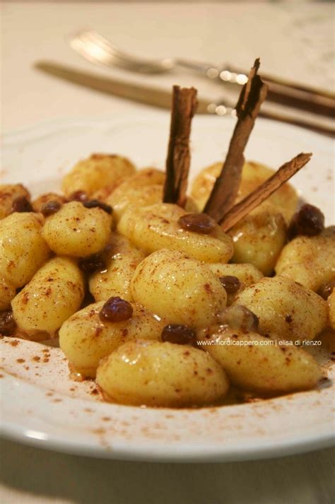 Gnocchi con cannella, zucchero, burro, ricetta .